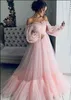 2019妖精のライトスカイブルーピンクのイブニングドレス詩人長袖のエレガントな肩のプリーツのフリルの長いパーティープロムガウンアラビア語
