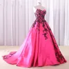 Abiti da sera da sera in raso di pizzo nero Abiti da cerimonia eleganti 2020 Corsetto a cuore indietro Sweet 16 Girls Quinceanera Dress Robes De Soir￩e