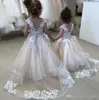Yüksek Düşük Kızlar Pageant Törenlerinde Dantel Aplike Kolsuz Çiçek Kız Elbise Düğün Mor Tül Kabarık Çocuklar Cemaat Elbise