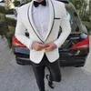 Mais recente Projeto Branco Noivo Smoking Do Casamento Dos Homens Ternos Para Casamentos Groomsmen Casaco Melhor Homem Blazer Custom Made 2 Peça (Jacket + Calças)