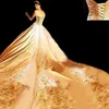 ゴージャスな金の刺繍されたウェディングドレス大聖堂の列車ハーター恋人コルセットバックゴシックブライダルガウンアビティダスポサローブDE218A
