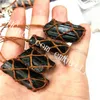 10 Pcs Macrame Embrulhado 25-30mm Turmalina Negra Pedra Pingente de Colar de Cristal Crua Natural na Mão Tecida Gaiola Net Pingente de Colar Ajustável