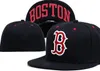 Nytt på fältet Red Sox Fitted Hat Cap Top Quality Flat Brim Embroiered Letter Team B LOGO FANS BASEBALL HATS FULL STÄNGT CAP 046446098