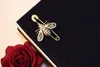 Nowy modny luksusowy projektant błyszczący uroczy urocze kryształowe broszki pszczoły pszczoły biżuteria do kobiety dziewczęta305i