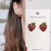 S1079 أزياء المجوهرات S925 Silver Needle Vintage Strawberry Encling Diamond Rhinstone Stud أقراط