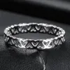 Ny mode titan rostfritt stål ihålig hjärta kvinna elegant finger ring band älskare smycken gåva till flickvän kvinnor till salu grossist