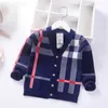 Pojkar Cardigan Tröja 2019 Ny Höst Vinter V-Neck Barn Coat Casual Spring Baby School Kids Sweater Stripe Plaid Kläder