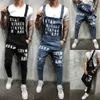 ファッションメンズリッピングジーンズジャンプスーツハイストリートレタープリントマンサスペンダーパンツサイズs-xxlのデニムビブオーバーオール