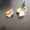 Naturlig Quartz Crystal Rainbow Titanium Bismuth Specimen Cluster Mineral Healing Crystal Home Decora