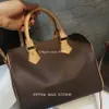 أكياس مصمم سبيدي 35 30 حقائب يد المحافظ بيضاء شيك حمل Crossbody وسادة عصرية للنساء من الجلد الطبيعي حقيبة كتف بالجملة دروبشيبينغ زهرة منقوشة