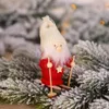 مصغرة عيد الميلاد دمية القطيفة شجرة عيد الميلاد قلادة تمثال بابا نويل زينة التزلج الخشبية لعبة دمية الديكور فندق LJJA3345-2