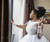 2019 Abiti da sposa di lusso in pizzo con scollo a barchetta con scollo a barchetta maniche lunghe in pizzo bianco abiti da sposa abiti da sposa arabi personalizzati