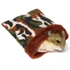 Теплый Hamster Bed Дом мягкий плюш Guinea Pig Кровать Rat Nest Маленькие животные мыши спальный мешок дома Аксессуары Hamster Кейджа