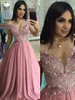 Nuovo Arabo a Line Prom si veste dalla spalla illusione illusione Pink Lace Pearls Chiffon Long Plus Size Party Gowns Vestidos Abito da sera formale indossa 403