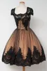 2019 A 라인 블랙 골드 고딕 짧은 웨딩 드레스와 짧은 소매 빈티지 1950 년대 60 년대 화려한 비 전통적인 가운