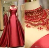 Luksusowy Red A Linia Suknie Wieczorowe Jewel Neck Lace Aplikacja Długie Rękawy Satin Formalna Dress Suknie Wieczorowe Nosić szaty De Soirée Vestidos