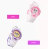 Mode belle mignon enfants enfants en caoutchouc souple sport montre numérique en gros sangles blanches garçons filles cadeau d'anniversaire montres-bracelets