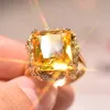 Anelli di fidanzamento della principessa del diamante dell'anello di cristallo brillante del champagne per le donne Accessorio delle fedi nuziali dei monili di cerimonia nuziale Formato 6-10 Trasporto libero
