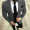 Brudgummen tuxedos notch lapel slim passform groomsmen bröllop klänning ny stil man jacka blazer middag 3 stycke kostym (jacka + byxor + väst + slips) 1803