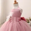 魅力的なほこりっぽいバラ幼児の花の女の子のドレスのためのストラップの羽の花レースチュールボールガウン女の子正式なページェントのドレス
