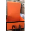 Högkvalitativa färgglada tryckta handväskor Box magnetiska lådor med olika märken Presentpåse Pappersväska Väskor av olika storlekar