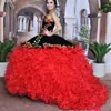 2022 noir et rouge doux 16 robes de Quinceanera chérie broderie dentelle fille mascarade robe organza volants robes de soirée de bal
