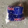 オーストラリアの国旗ビュッフェ式サンドイッチの食品パーティースティックオーストラリアAuの旗カクテルスティック歯ピックウッド木製テーブルの装飾