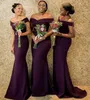 Skräddarsydd afrikan från axeln Satin Long Bridesmaid Dresses Ruched Sweep Train Wedding Guest Maid of Honor Dresses