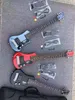 Promotie zwart / rood / metalen blauwe hofner shorty reizen gitaar Protable mini elektrische gitaar met katoenen gig tas, wrap arround tailpiece