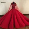 Splendidi abiti da ballo in pizzo rosso lussureggiante con abiti da ballo lunghi in cristallo con perline Abiti da ballo di Dubai Vestido Longo arabo saudita