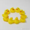 200 pcs pas cher entier pour bébé de bain d'eau jouets jouets sons de canards en caoutchouc jaunes baigner les enfants nageurs de plage cadeaux7372489