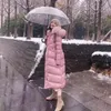 2019 New Winter Women Grube Ciepłe Duże Naturalne Futra Długie Płaszcze Panie Biała Kaczka Down Kurtki Z Kapturem Casual Luźne Parkas C138