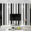 Verticaal Gestreept Wallpaper Woondecoratie voor Woonkamer Slaapkamer Muurbekledingen Metallic Black Silver Modern Luxura Papier Wallpaper