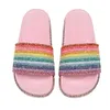 Sommer Hausschuhe Frauen Glänzende Regenbogen Außerhalb Rutsche Lustige Lippen Kristall Flache Sandalen Hausschuhe Strand Rutschen Casual Plus Größe 36-43