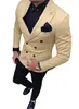 Double-Breasted Champagne Groom Tuxedos Peak Lapel Mężczyźni Garnitury 2 Sztuki Wedding / Prom / Dinner Blazer (Kurtka + Spodnie + Krawat) W834