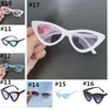 2020 New Fashion Color Retro Triangle Cat's Eye Occhiali da sole Occhiali da sole femminili con parasole personalizzati europei e americani all'ingrosso