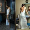 Sexig Satin och Silk Kvinnor Badrockar Spaghetti Strap Ärmlös Hög Split Ruched Bridal Robe Sweep Train Bath Robe