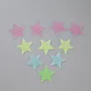 3d نجوم مضيئة ملصقات الحائط الفلورسنت مع لاصق الطفل غرف الاطفال تزيين المنزل صائق خلفية ديكور هدية عيد الميلاد XD19929