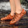 Klasyczne Męskie Sandały Letnie Ręcznie Ręcznie Skórzane Męskie Plażowe Sandały Roman Styl Mens Gladiator Outdoor Men's Wating Buty