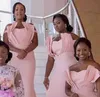 Afrikanska rosa sjöjungfru brudtärna klänningar lång satin av axel plus storlek formella klänningar kväll bär billig piga av ära kappor vestidos