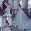 2019 Neues Vintage-Hochzeitskleid im arabischen Stil von Dubai, schulterfrei, lange Applikationen, Spitze, Kirche, formelles Braut-Brautkleid in Übergröße, nach Maß