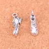 40 pièces breloques football football chaussures Antique argent plaqué pendentifs faisant bricolage à la main tibétain argent bijoux 20*10*7mm