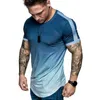 Mäns Slim Casual Fit T-shirt Sommar Gradient Färg Kortärmad T-shirt 2020 Homme Harajuku Högkvalitativa toppar Camisetas