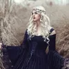 Vintage gotisk hallowen spets prinsessa bröllopsklänningar plus storlek off-shoulder långärmad slottskapell tåg brudbröllopsklänningar