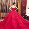 2020 Nowa Luksusowa Suknia Balowa Czerwone Suknie Ślubne Koronki Najwyższej Jakości Koralik Sweetheart Sweep Pociąg Gotycki Suknia Ślubna Cywilna Vestido De Novia
