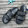 Nyaste designer sandaler märke tofflor blå svart bruna skor man casual skor tofflor strand sandaler utomhus tofflor eva ljus sandaler