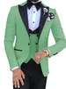 Rosa Hochzeits-Männer Anzug Slim Fit Kerb Lape Blazer formale Abschlussball-Anzug mit schwarzen Hosen 3 Stück nach Maß Groomsmen Suits (Jacket + Vest + Pants)