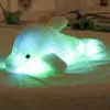 Atacado-45 cm Luminosa Piscando Colorful Dolphin Pillow Com Luz LED Brinquedo Macio Almofada de Pelúcia Boneca De Pelúcia Para O Presente de Aniversário da Festa