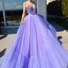 2022 Lavender Evening Formalne Suknie Spaghetti Paski Zroszony Tulle Koronki Długa Prom Suknia Moda V Neck Bankiet Czerwony Carpet Celebrity Sukienka