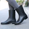 2018 fashion warm new plaid casual rubber ladies water shoes in the tube womens adult rain boots Y200115